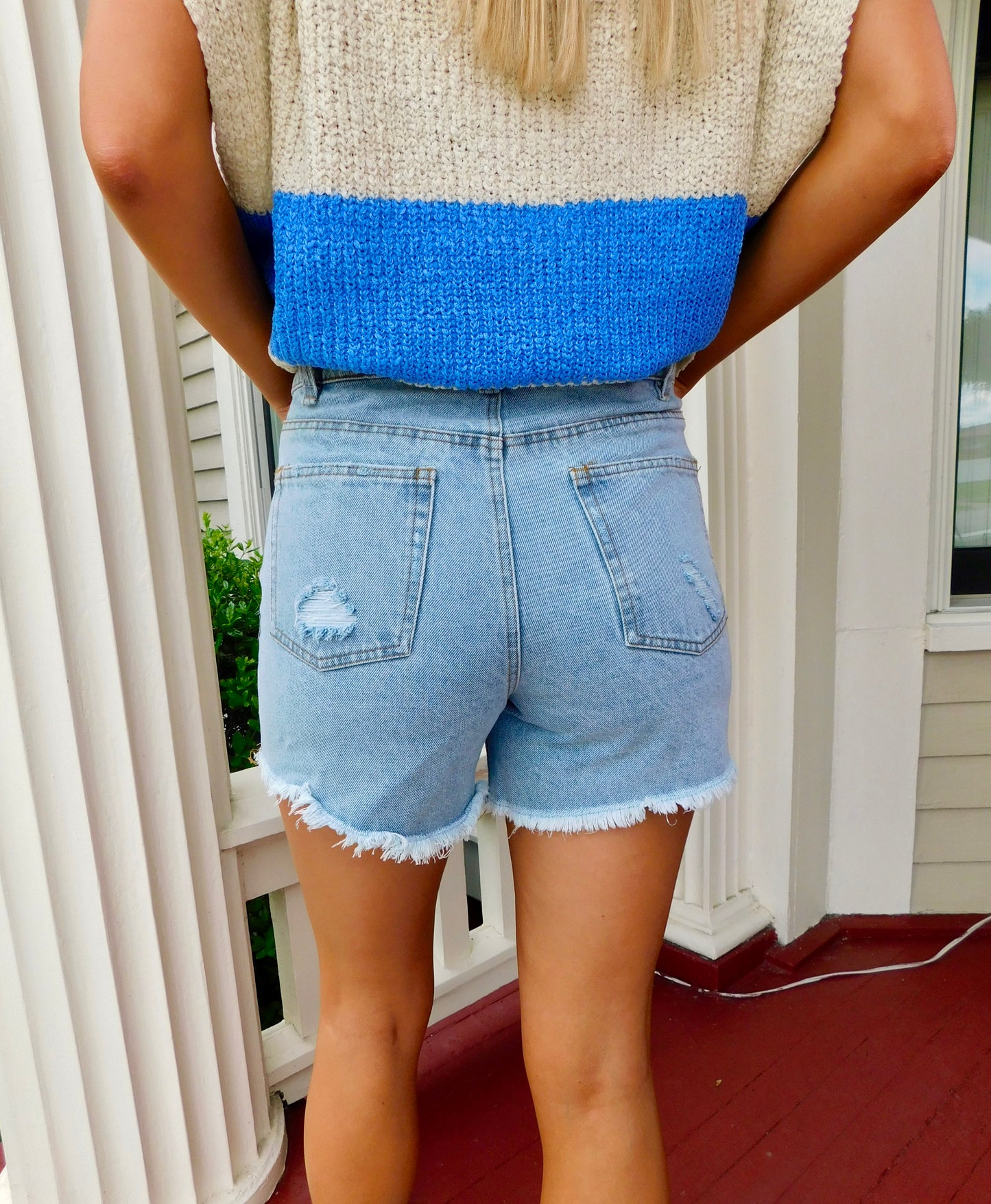 Loose Cut Distressed Denim Shorts