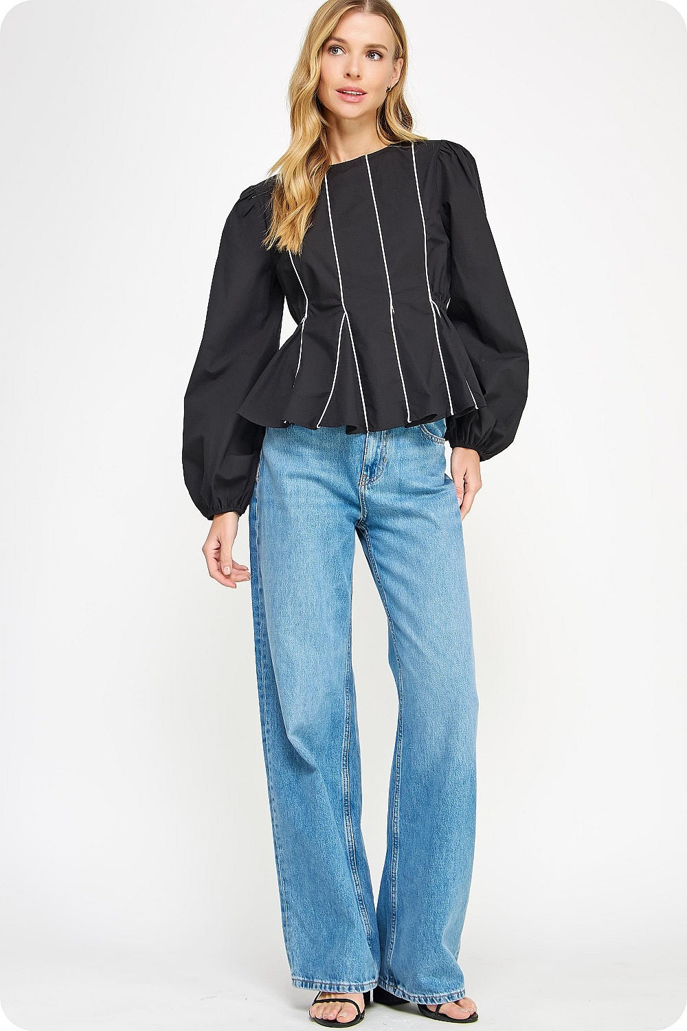 Contrast Piping Detail Top